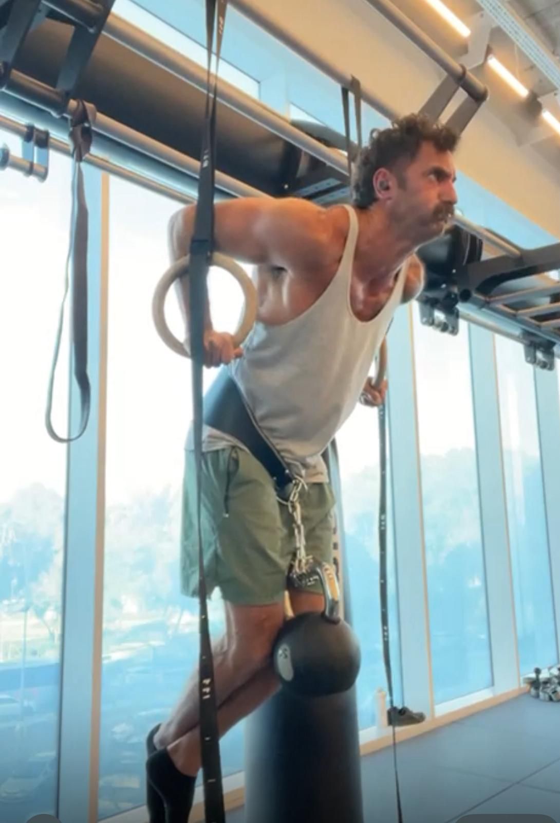 בתמונה: סואל פלקון.